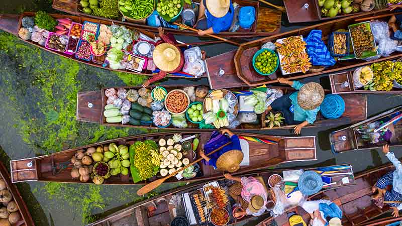 Damnoen Saduak floating market